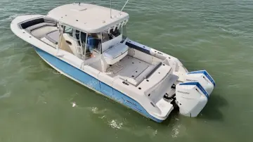 Thumbnail von Boston Whaler 330 Outrage