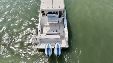 Thumbnail von Boston Whaler 330 Outrage