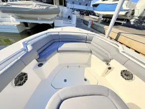 Thumbnail von Boston Whaler 330 Outrage