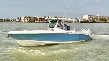 Thumbnail von Boston Whaler 330 Outrage