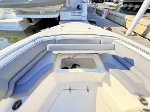 Thumbnail von Boston Whaler 330 Outrage