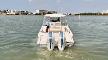 Thumbnail von Boston Whaler 330 Outrage