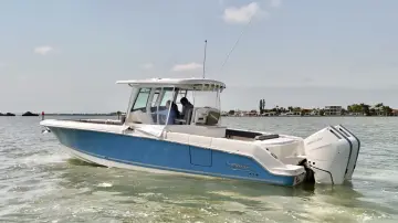 Thumbnail von Boston Whaler 330 Outrage