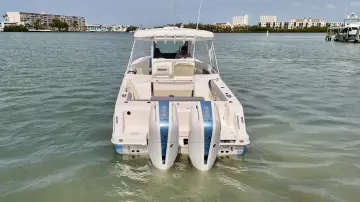 Thumbnail von Boston Whaler 330 Outrage