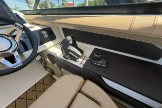 Thumbnail von Sea Ray SLX 310 Outboard