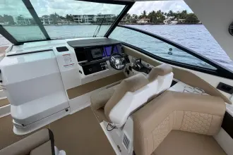 Thumbnail von Sea Ray 320 Sundancer Outboard