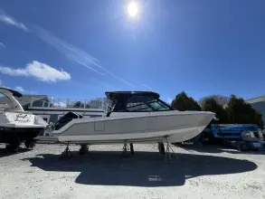 Boston Whaler 330 Vantage