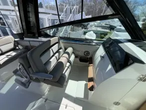 Thumbnail von Boston Whaler 330 Vantage