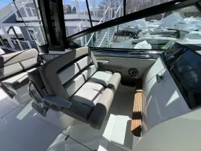 Thumbnail von Boston Whaler 330 Vantage