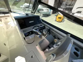 Thumbnail von Boston Whaler 330 Vantage