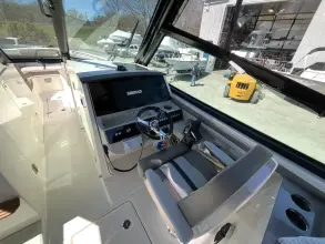 Thumbnail von Boston Whaler 330 Vantage