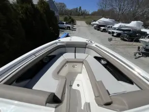 Thumbnail von Boston Whaler 330 Vantage