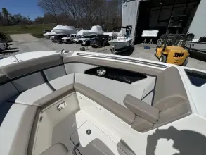 Thumbnail von Boston Whaler 330 Vantage