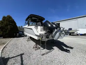 Thumbnail von Boston Whaler 330 Vantage