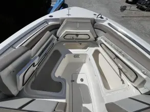 Thumbnail von Boston Whaler 330 Vantage