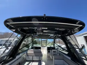 Thumbnail von Boston Whaler 330 Vantage