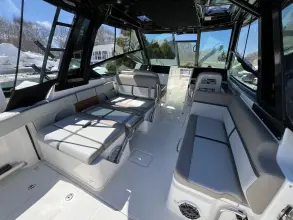 Thumbnail von Boston Whaler 330 Vantage