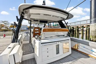 Thumbnail von Boston Whaler 420 Outrage