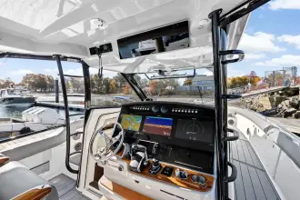 Thumbnail von Boston Whaler 420 Outrage