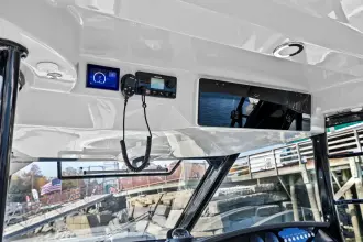 Thumbnail von Boston Whaler 420 Outrage