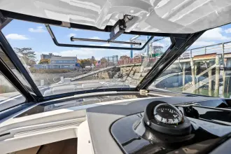 Thumbnail von Boston Whaler 420 Outrage