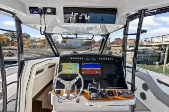 Thumbnail von Boston Whaler 420 Outrage