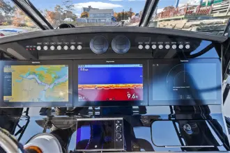 Thumbnail von Boston Whaler 420 Outrage