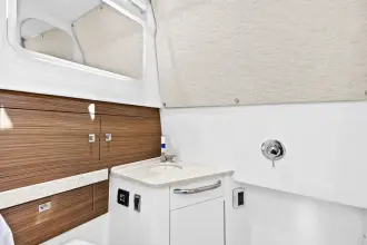 Thumbnail von Boston Whaler 420 Outrage