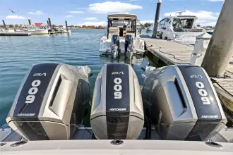 Thumbnail von Boston Whaler 420 Outrage
