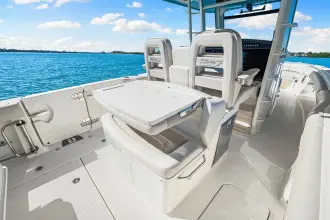 Thumbnail von Boston Whaler 330 Outrage