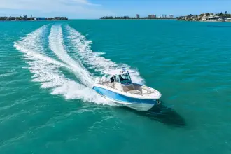 Thumbnail von Boston Whaler 330 Outrage