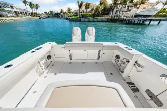 Thumbnail von Boston Whaler 330 Outrage