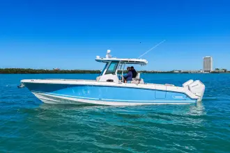 Thumbnail von Boston Whaler 330 Outrage