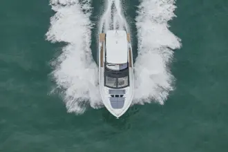 Thumbnail von Cruisers Yachts 57 FLY