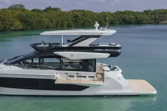 Thumbnail von Cruisers Yachts 57 FLY