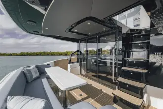 Thumbnail von Cruisers Yachts 57 FLY