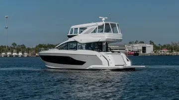 Thumbnail von Cruisers Yachts 57 FLY
