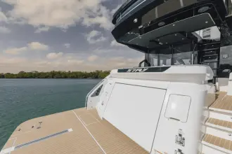 Thumbnail von Cruisers Yachts 57 FLY