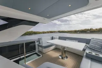 Thumbnail von Cruisers Yachts 57 FLY