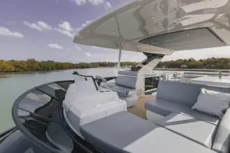 Thumbnail von Cruisers Yachts 57 FLY