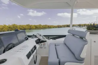 Thumbnail von Cruisers Yachts 57 FLY