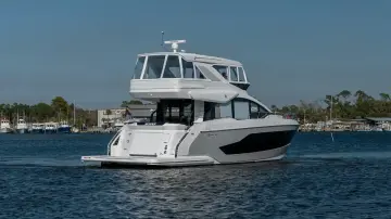 Thumbnail von Cruisers Yachts 57 FLY