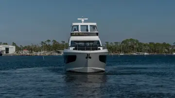 Thumbnail von Cruisers Yachts 57 FLY