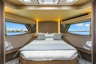 Thumbnail von Cruisers Yachts 57 FLY