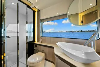 Thumbnail von Cruisers Yachts 57 FLY