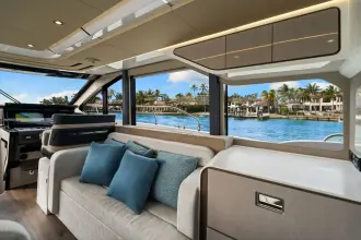Thumbnail von Cruisers Yachts 57 FLY