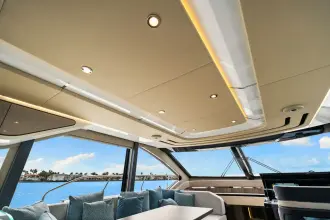 Thumbnail von Cruisers Yachts 57 FLY