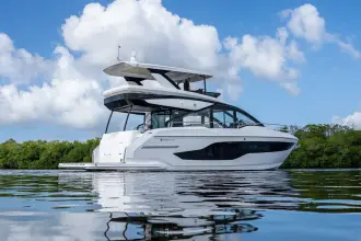 Thumbnail von Cruisers Yachts 50 FLY