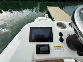 Thumbnail von Boston Whaler 240 DAUNTLESS PRO