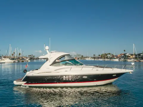 Cruisers Yachts 420 Express